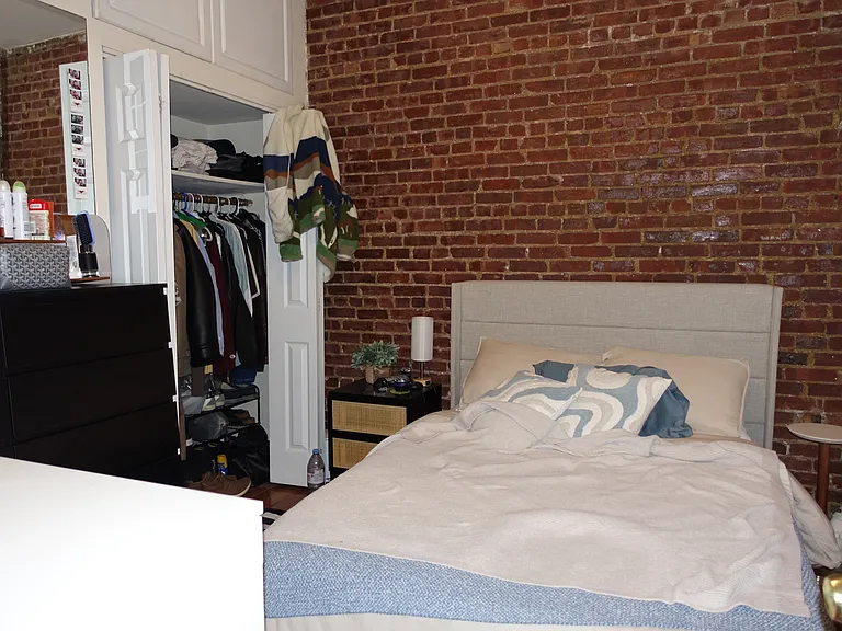 400 W 50th St #2 — Photo 13