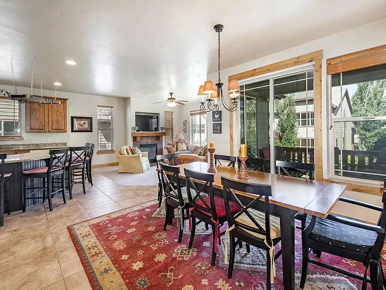 5640 Kodiak Way — Photo 8