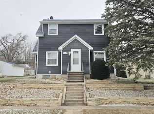 440 Maple St, Bennett, IA 52721
