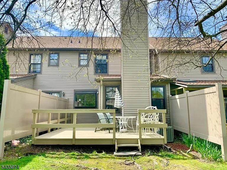 305 Marten Rd — Photo 28