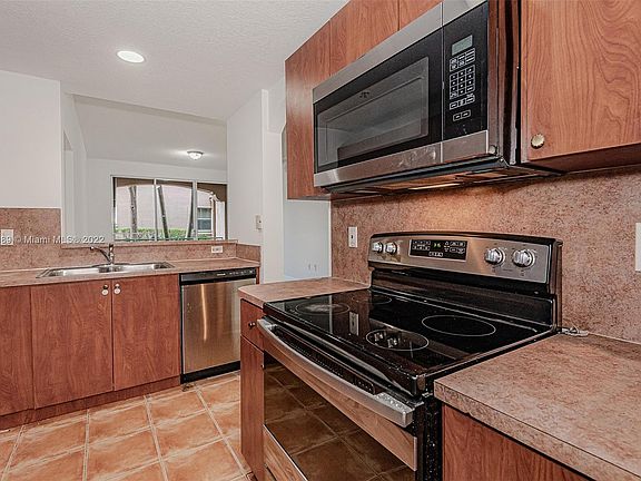 4th image of 6540 NW 114th Ave #1405A