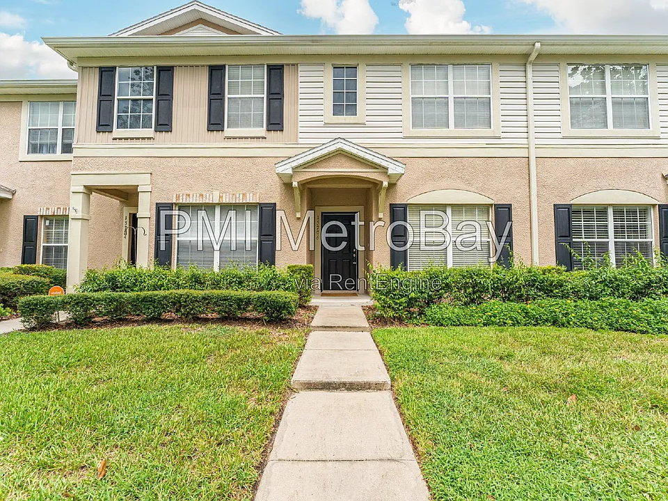 15706 Fishhawk Falls Dr