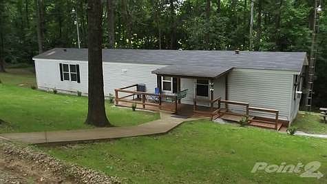 Super cute, clean home nestled close to the lake!
