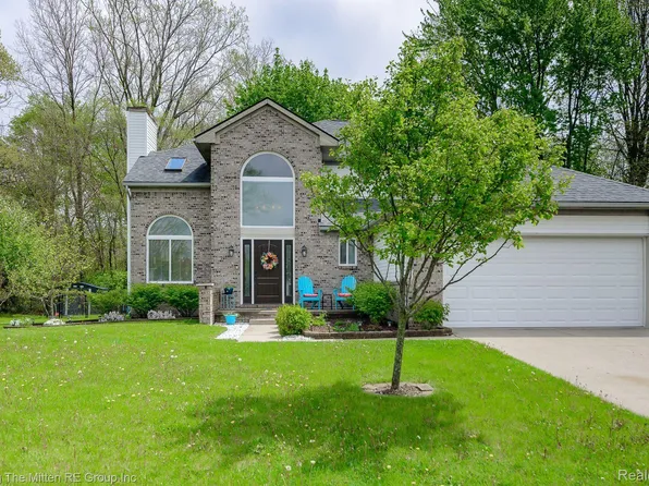 7231 Amanda Dr, Belleville, MI 48111