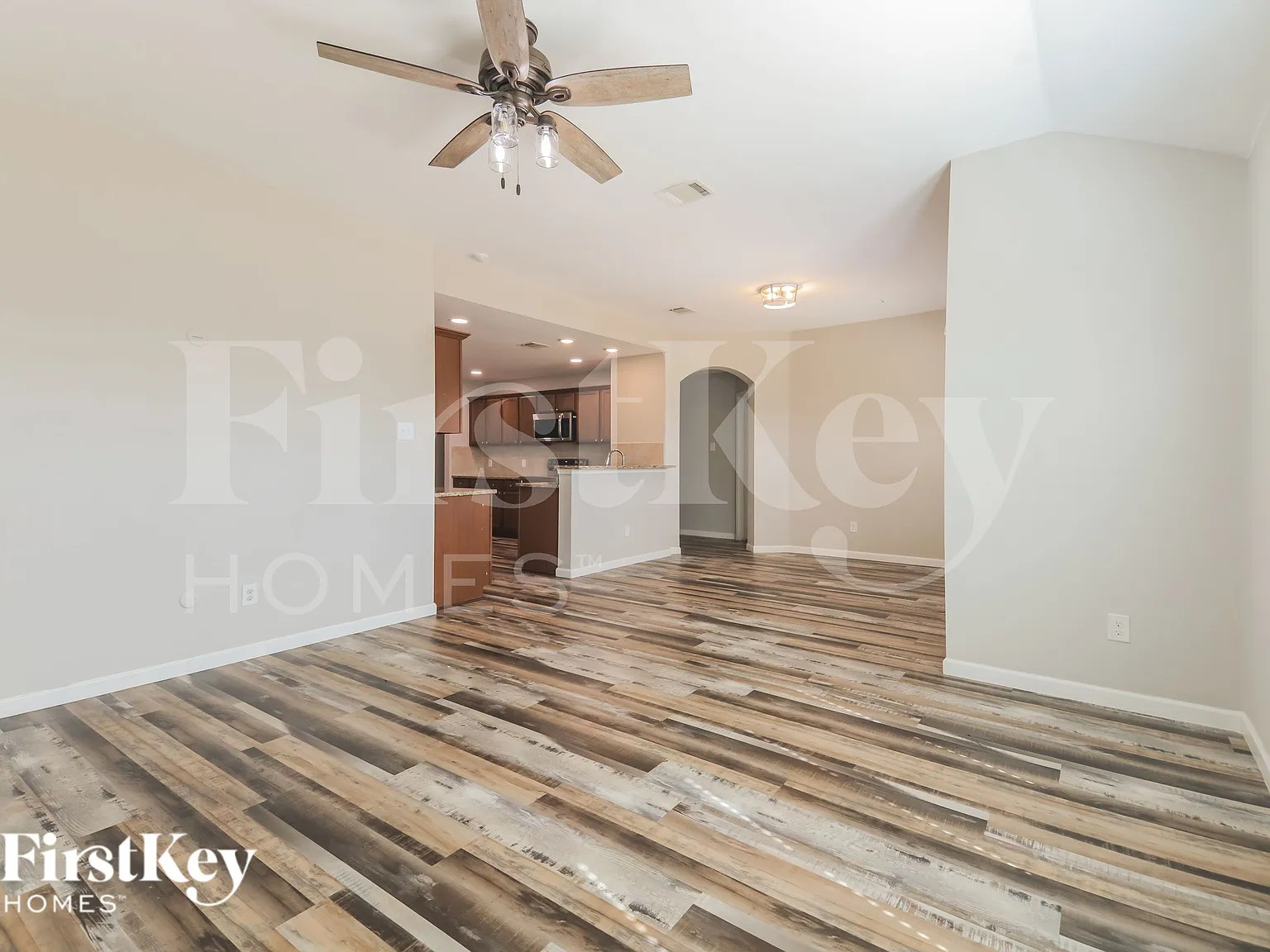 4 bed, 2.0 bath, 1834 sqft, $1,845 — Photo 3