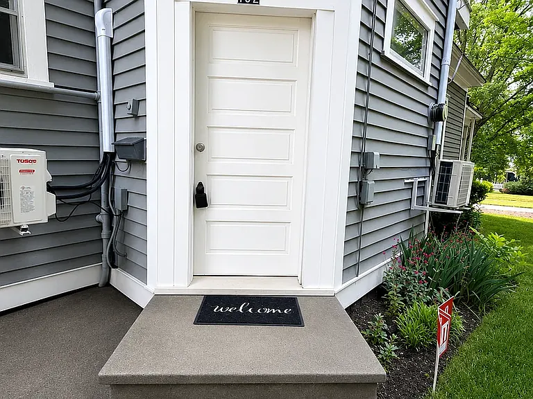 401 E Broad St #1 — Photo 1
