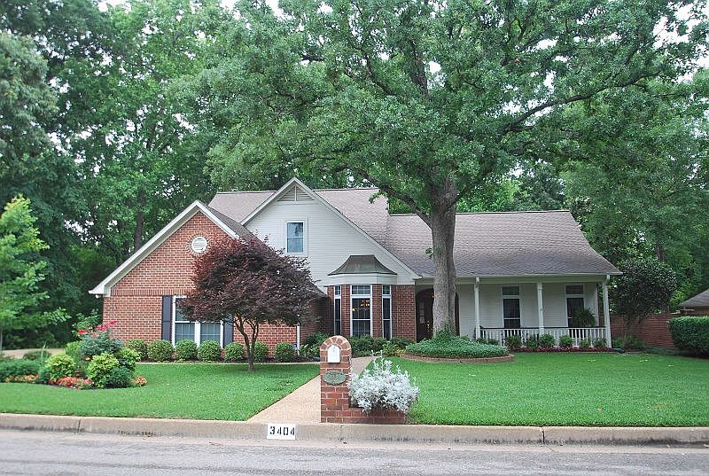 1st image of 3404 Pinecreek Dr