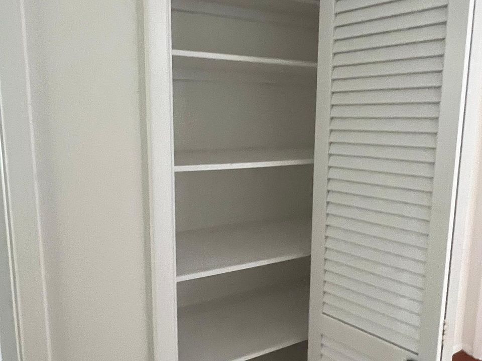 1st image of 4 Rosery Ln