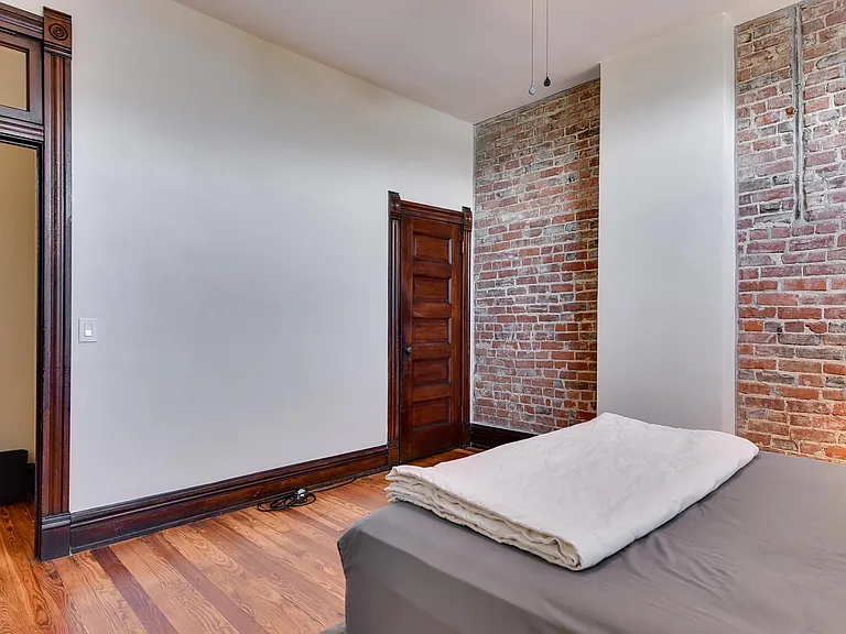 2969 Pacific St — Photo 32