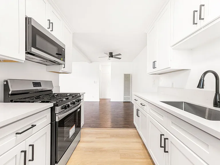 11618 Gorham Ave — Photo 11