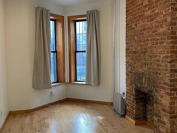 3rd image of 879 Saint Johns Pl APT 1