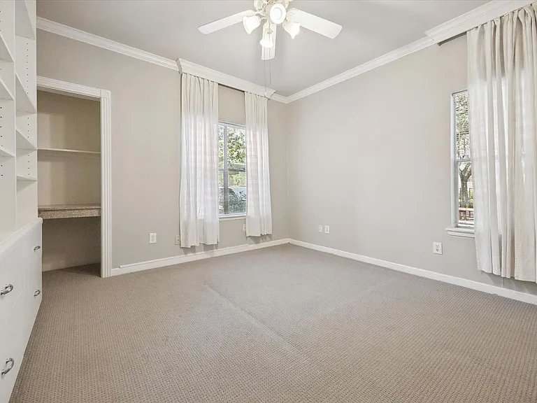 4041 Drake St #113 — Photo 9