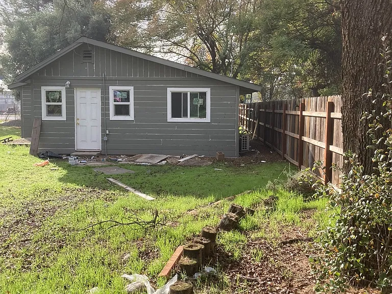 2154 Baldwin Ave — Photo 1