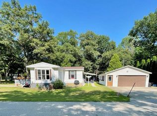 5795 Pine Dr, Caseville, MI 48725