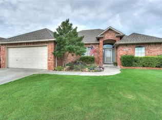 15501 Vicki Dr, Oklahoma City, OK 73170