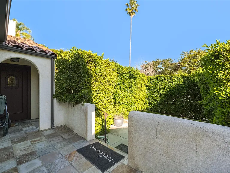 809 N La Jolla Ave — Photo 3