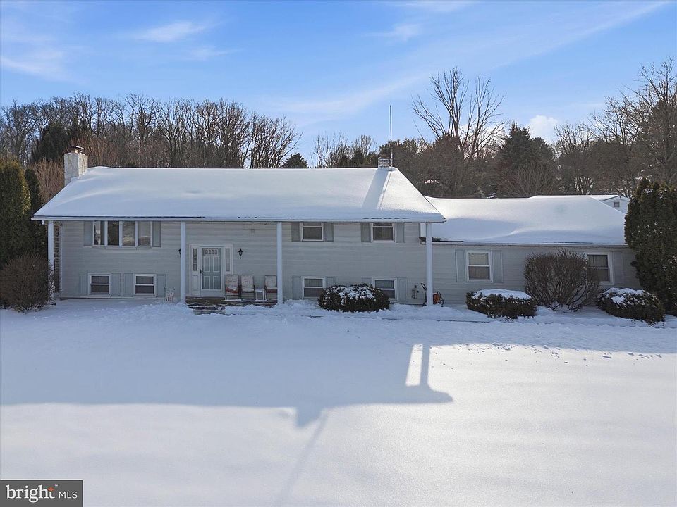 1st image of 11 Hillymede Dr