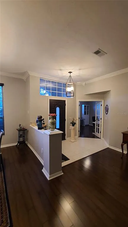 3 bed, 2.0 bath, 2249 sqft, $2,600 — Photo 2