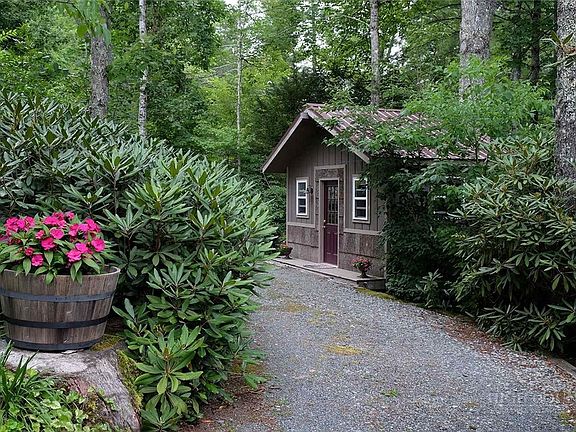 2nd image of 203 Black Pine Road