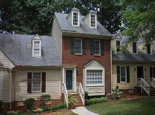 119 Hedgerow Ct, Cary, NC 27513