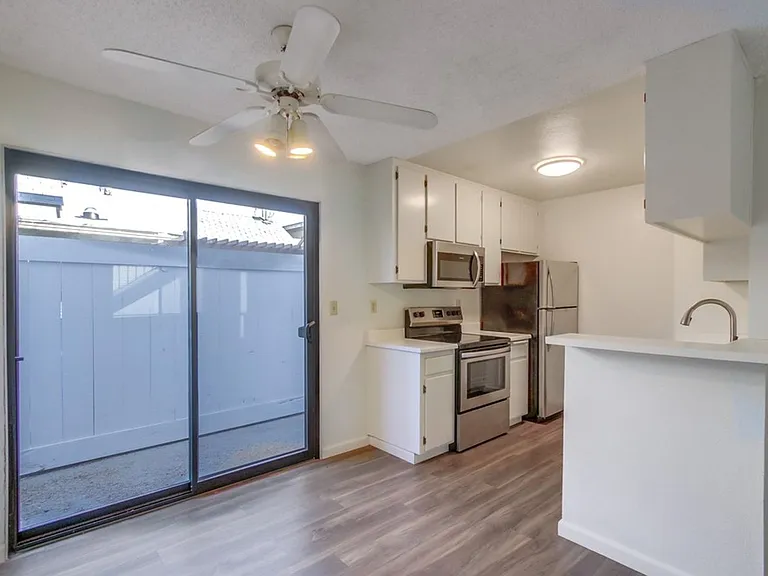 Beautifully Renovated Property perfectly situated between North Park and Normal Heights! — Photo 27