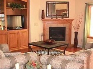 1869 Golden Bell Dr, Green Bay, WI 54313