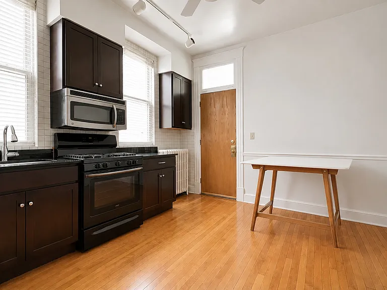 1217 W George St #1F — Photo 11