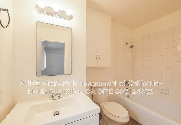 630 Wright St #G — Photo 15