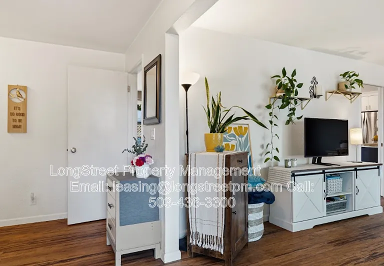 1100 NW 19th St — Photo 11