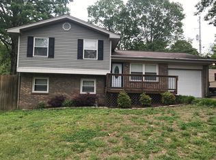 8313 Middle Rd, Ooltewah, TN 37363