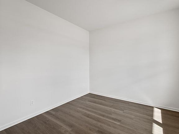 4th image of 10656 Whitney Place St