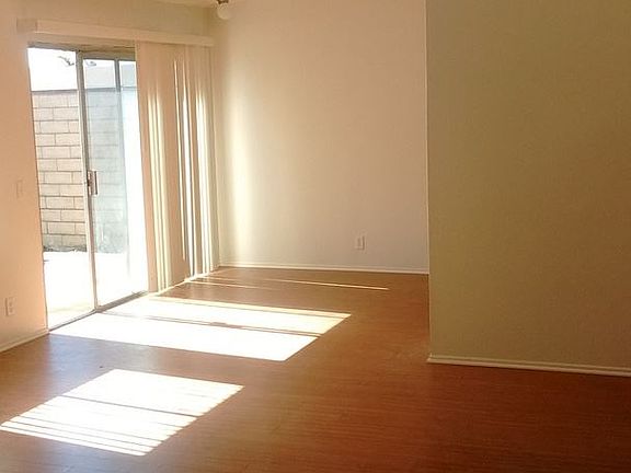 3rd image of 1410 Kumquat Pl