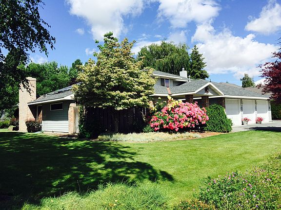 2nd image of 830 S Meadowlark Ln