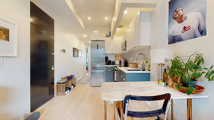 Rented by Bond New York | media 3