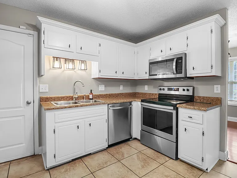 3795 McAllister Dr — Photo 10
