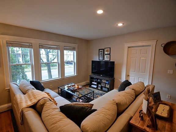 3rd image of 103 Welles Ave APT 1L