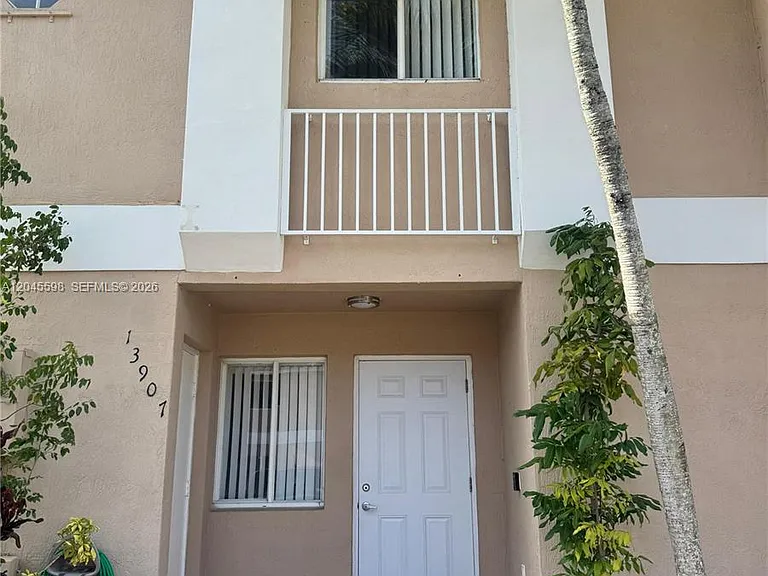 13907 SW 177th St #13907 — Photo 1