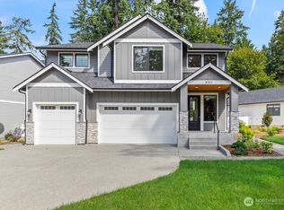 8707 33rd St E, Puyallup, WA 98371