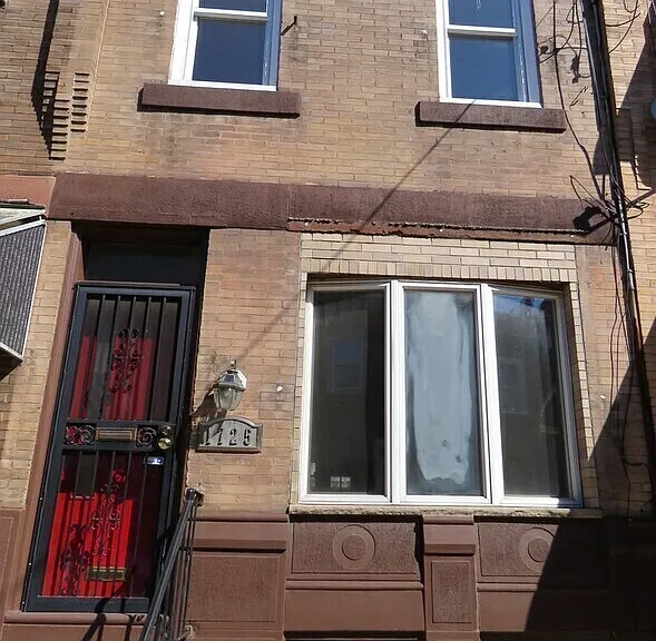 1725 McClellan St — Photo 1