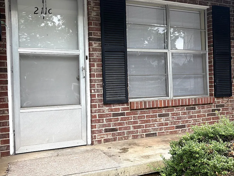 205 Durst Ave W #211C — Photo 1