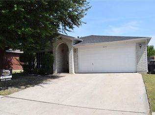 8016 Waterside Trl, Fort Worth, TX 76137