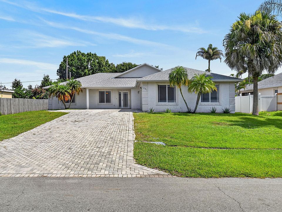1st image of 1061 SW BENSCHOP Avenue