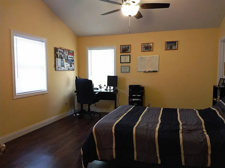 1752 W Countryside Ln — Photo 7