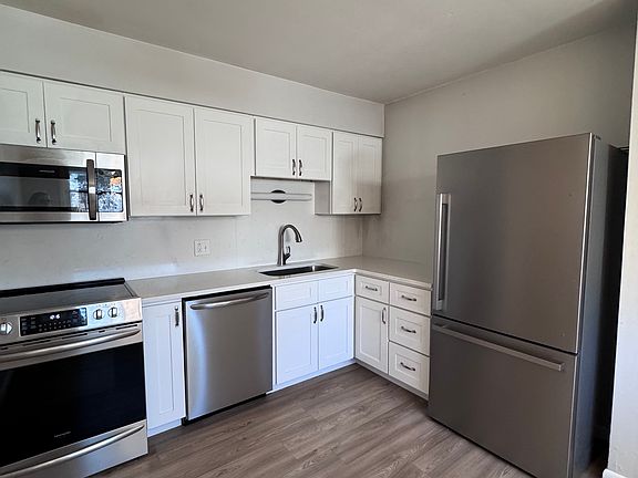 5th image of 407 Hillsboro Ave APT 1