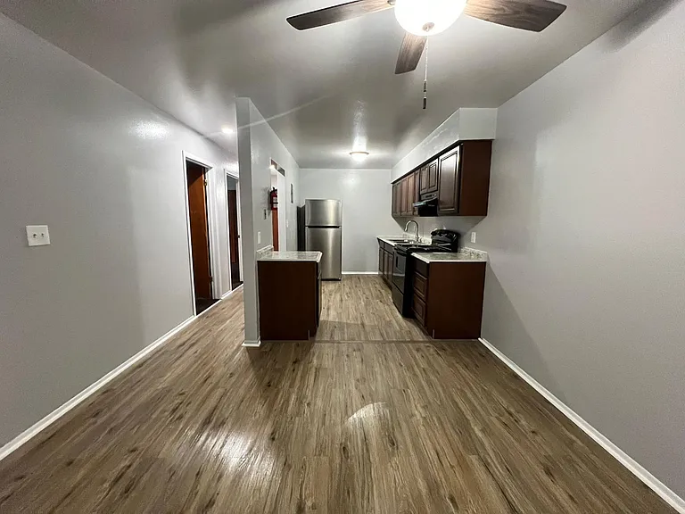 Dolson Arms Apartments — Photo 49