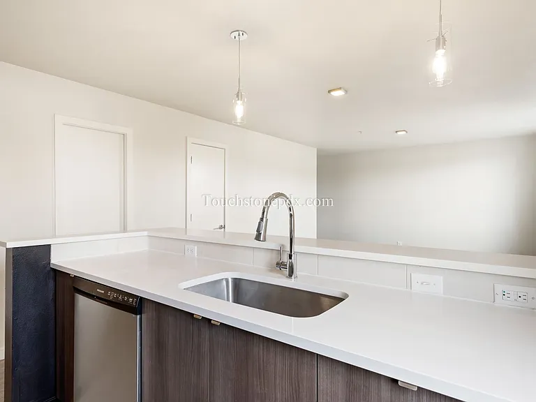 424 NE Jessup St #10 — Photo 12