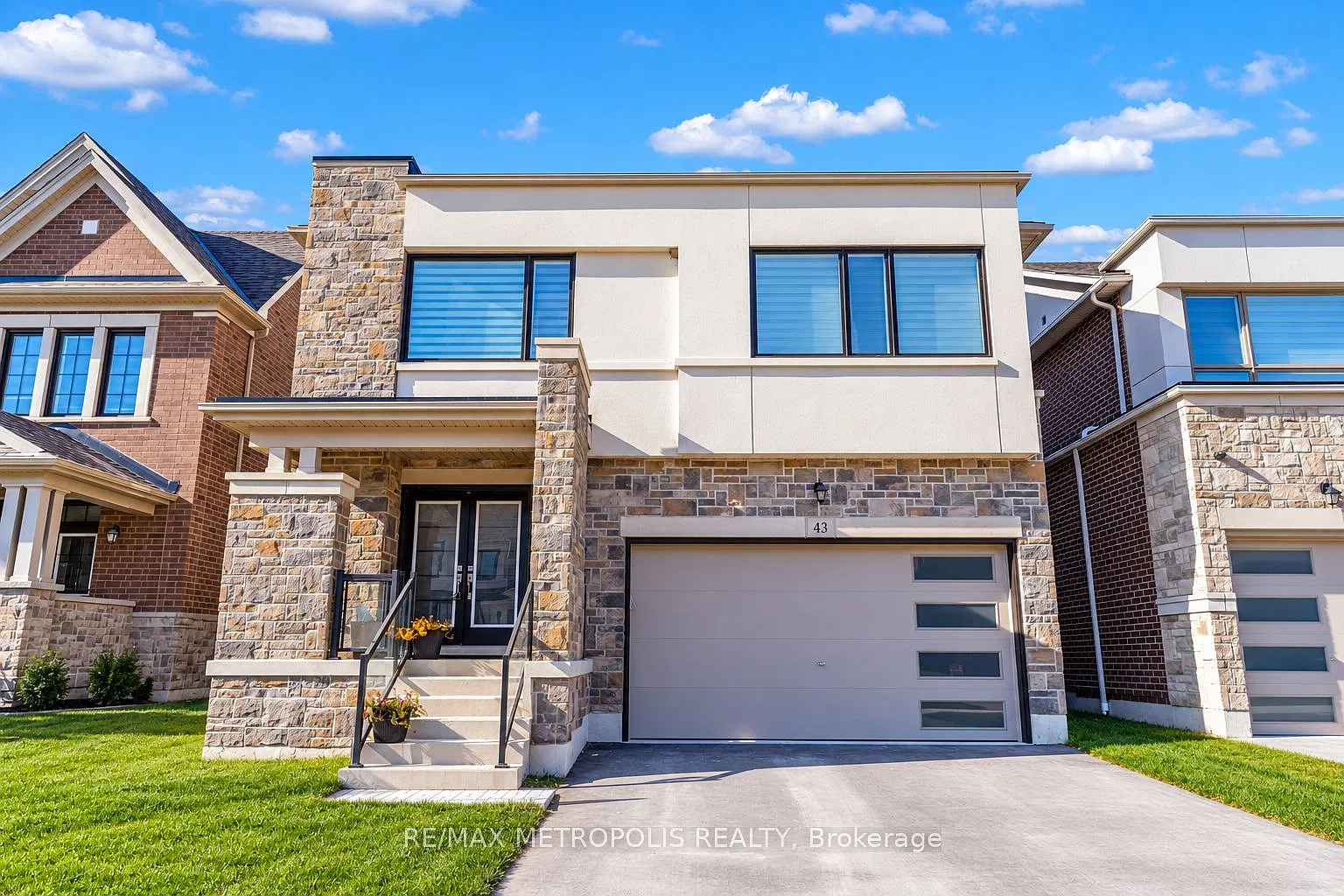 2 bed, $1,900 — Photo 1