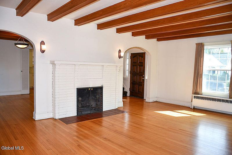 3rd image of 18 Fleetwood Avenue