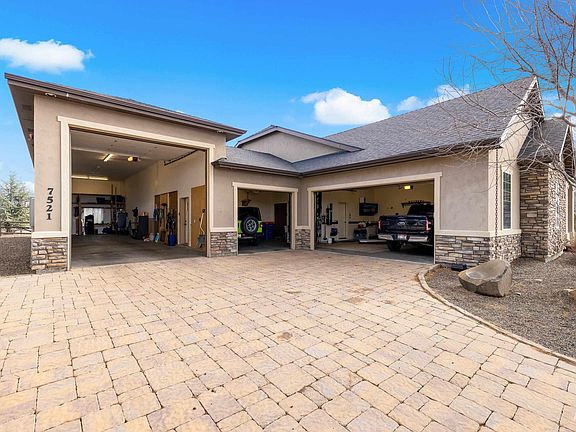 4th image of 7521 N Grand Ridge Ln