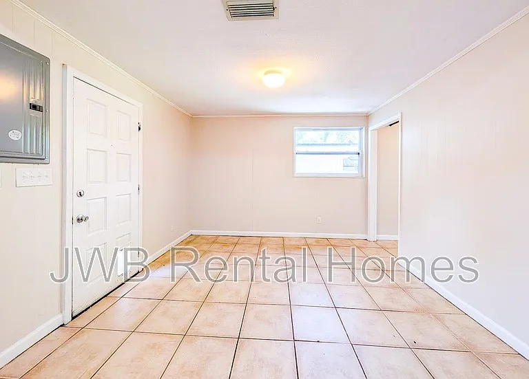 1166 Hamilton St — Photo 6